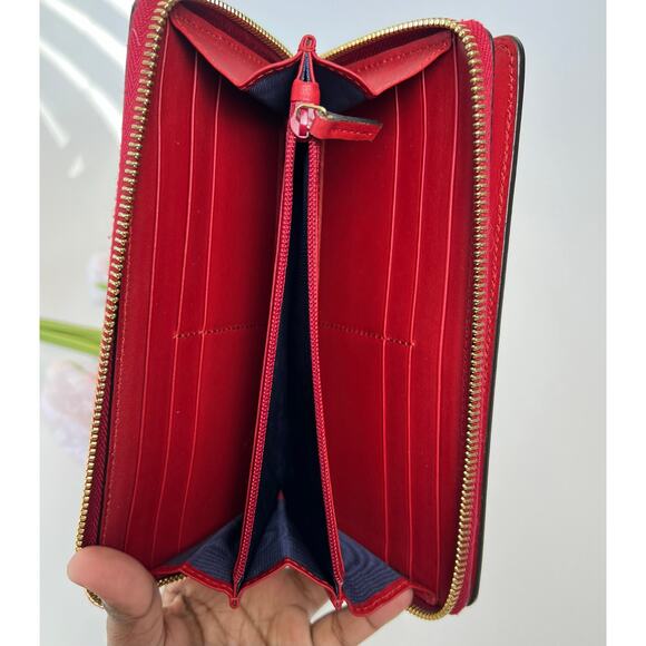 Gucci GG Blooms Supreme zip-around wallet in blue and red leather - Picture 12 of 12